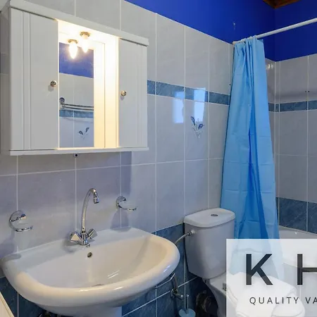 Apartment Family With Private Pool! Near Megas Lakos *