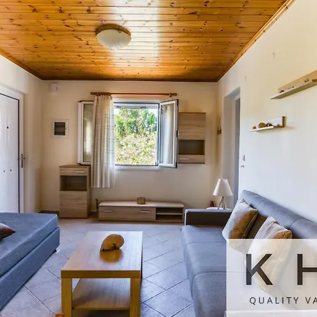 Apartamento Family With Private Pool! Near Megas Lakos *