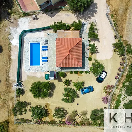 Family With Private Pool! Near Megas Lakos